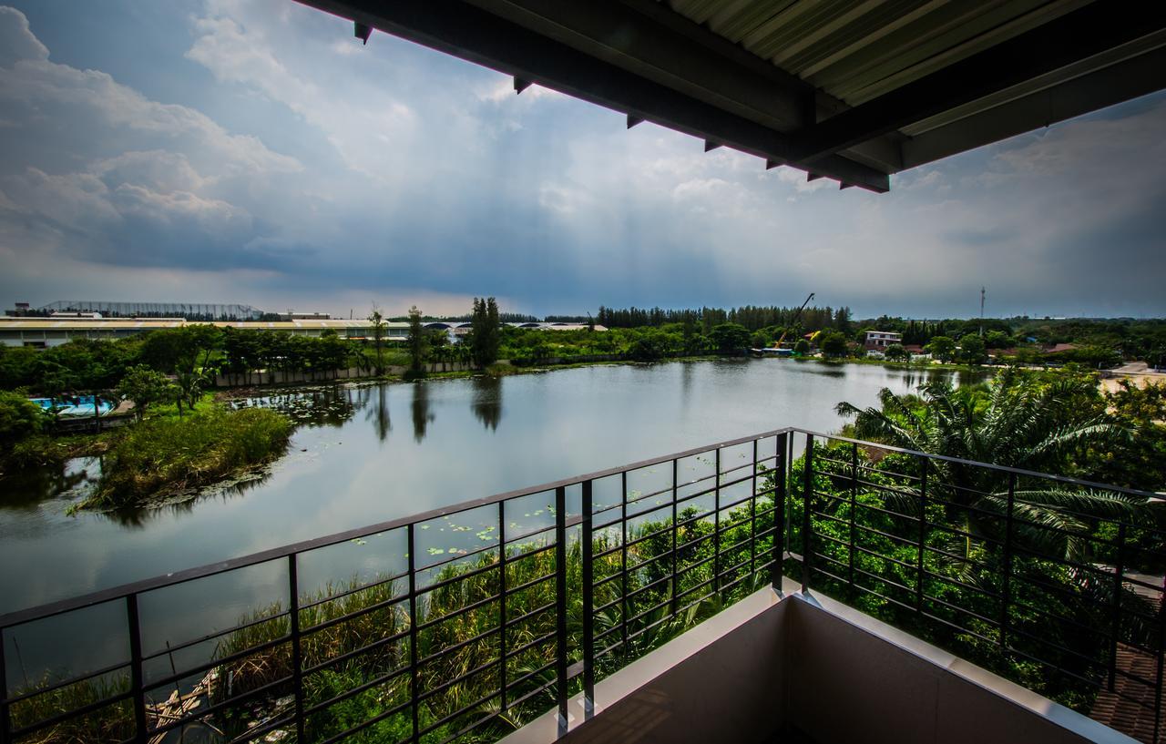 Na Siri Lake View Samut Prakan Exteriör bild